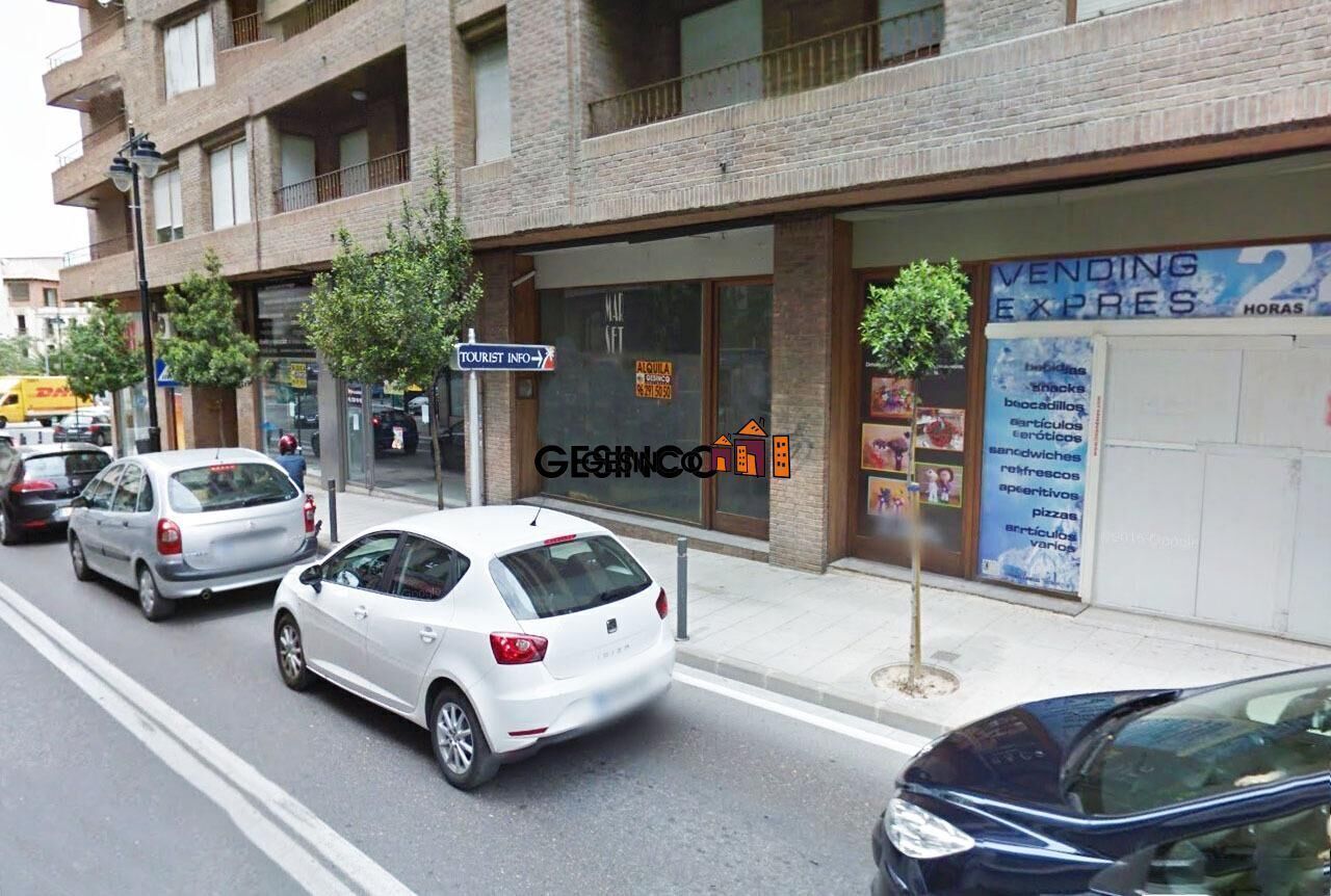 Retail in València to rent Building Photo- Image 1 of 10