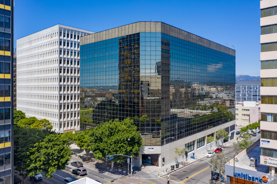 3333 Wilshire Blvd, Los Angeles, CA for rent - Building Photo - Image 1 of 5