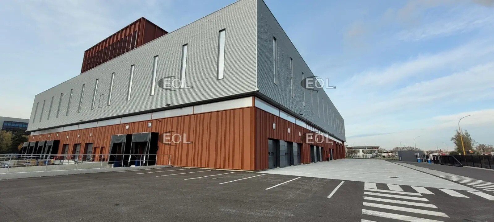 Industrial in Lyon to rent Building Photo- Image 1 of 6