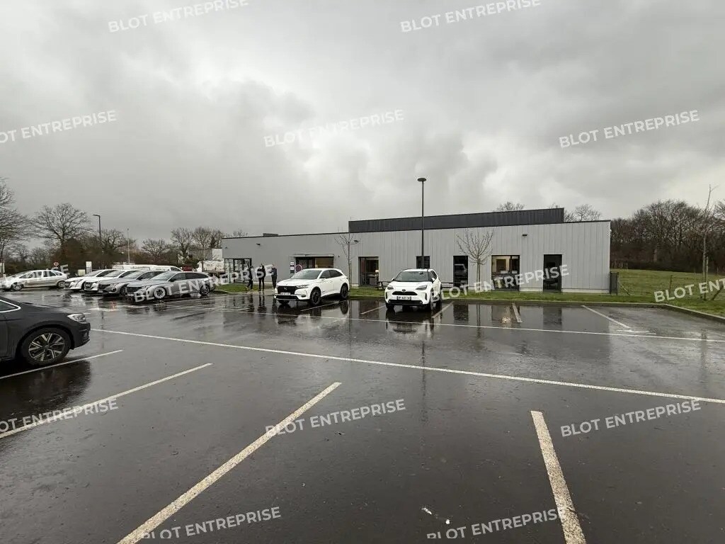 Light Industrial in Saint-Domineuc for sale Building Photo- Image 1 of 16