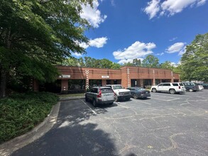 1070-1078 Classic Rd, Apex, NC for rent Building Photo- Image 1 of 19