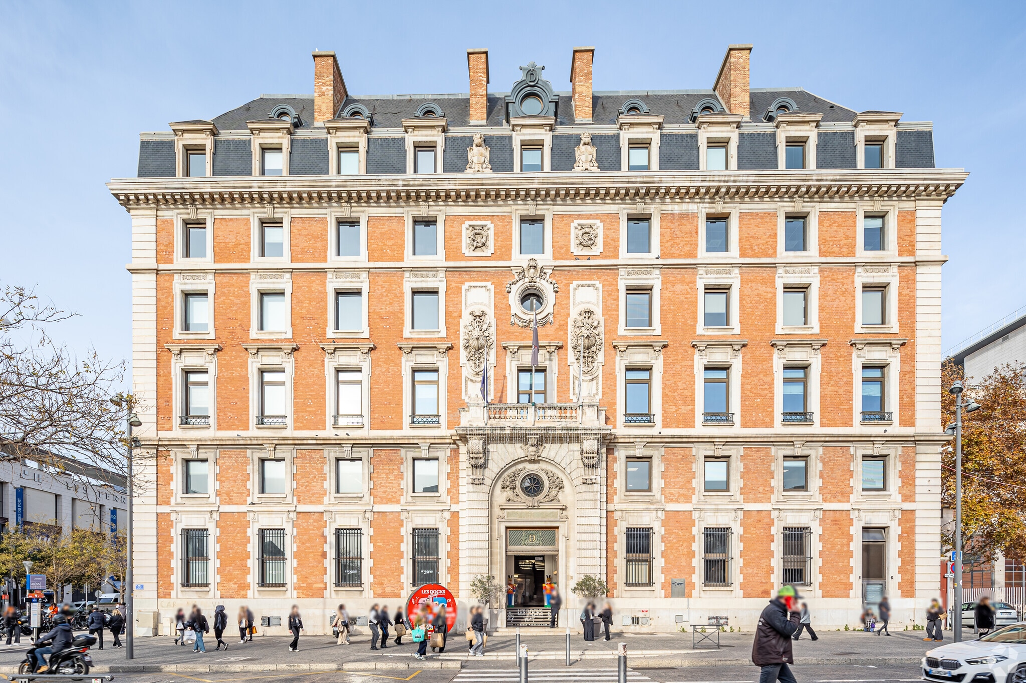 Office in Marseille to rent Primary Photo- Image 1 of 30