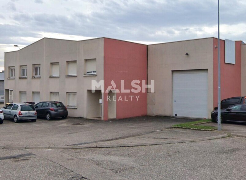 Light Industrial in Genas to rent - Building Photo - Image 1 of 2