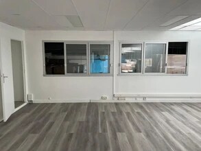 Industrial in Montreuil to rent Interior Photo- Image 2 of 8