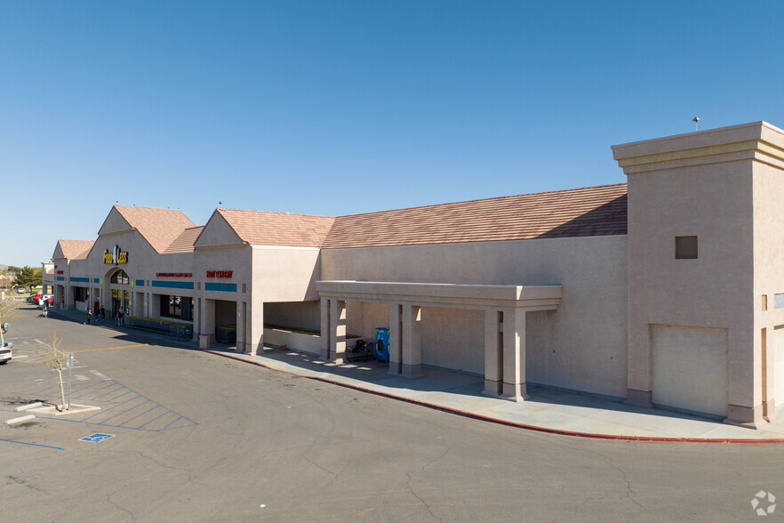 20801 Bear Valley Rd, Apple Valley, CA for rent - Building Photo - Image 2 of 7