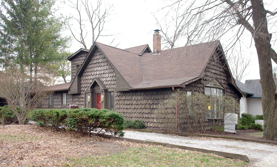 6417 Carrollton Ave, Indianapolis, IN for sale - Building Photo - Image 3 of 10