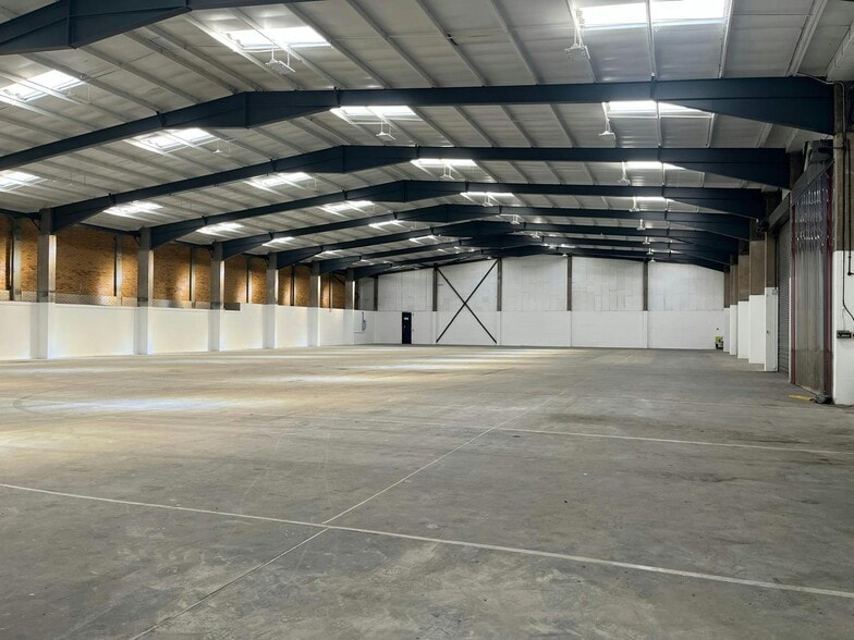 Aldridge Rd, Birmingham to rent - Building Photo - Image 2 of 5