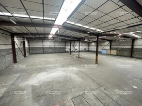 Light Industrial in Plaisir for sale Interior Photo- Image 1 of 8