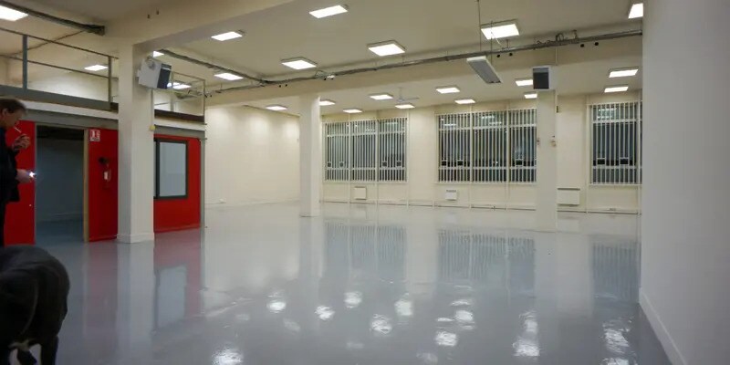 Industrial in Saint-Ouen-sur-Seine to rent Building Photo- Image 1 of 13