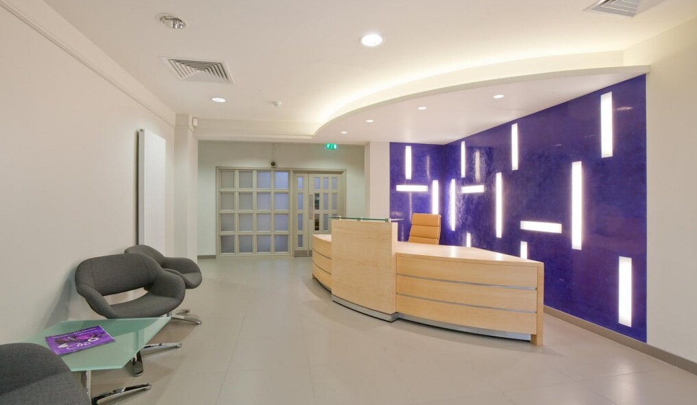 Harlington Way N, Fleet to rent Interior Photo- Image 1 of 3