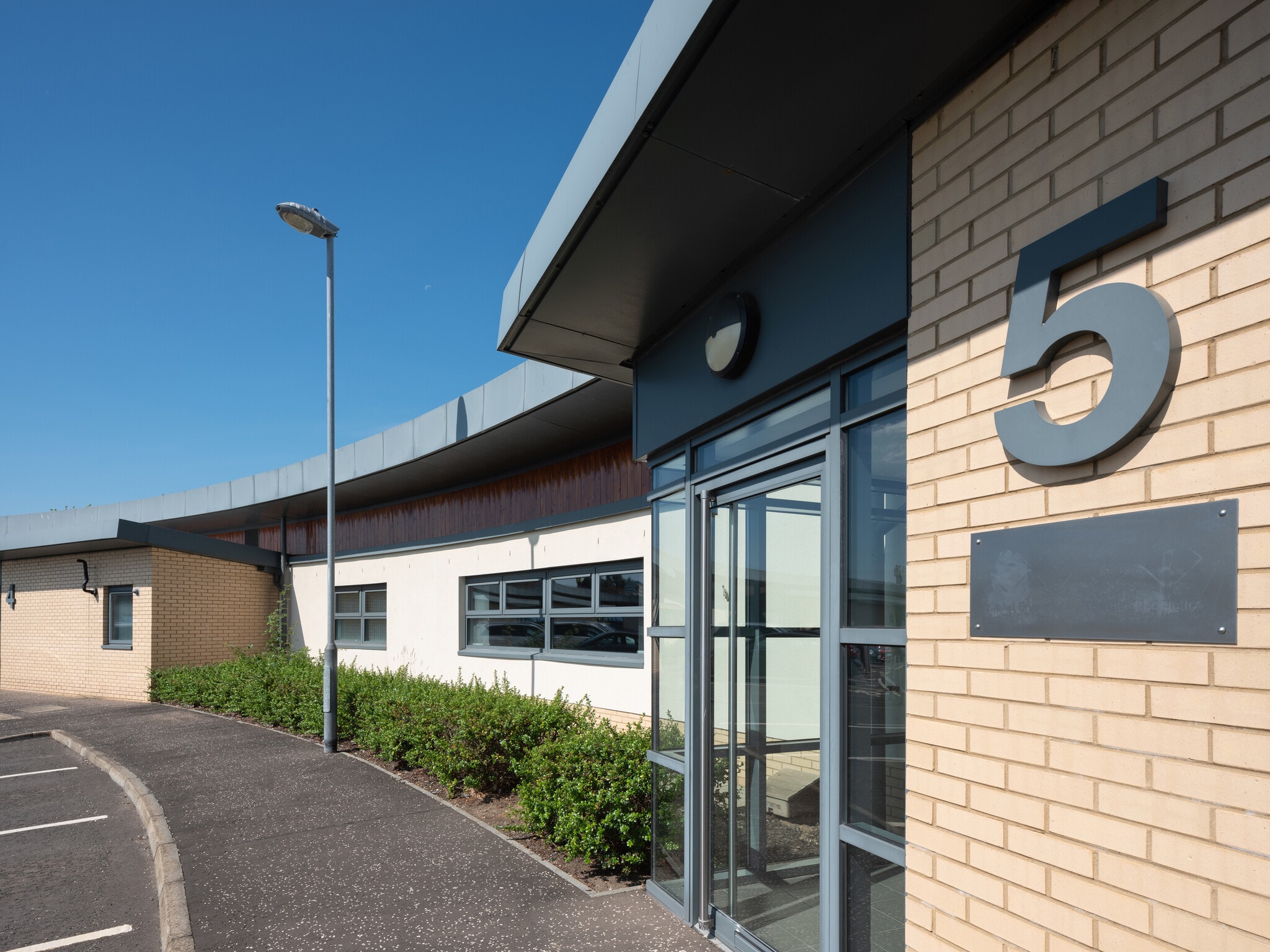 25 Colquhoun Ave, Glasgow to rent Building Photo- Image 1 of 9