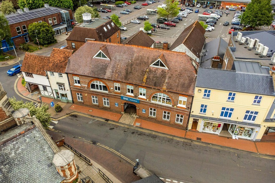 High St, Chesham to rent - Building Photo - Image 3 of 29