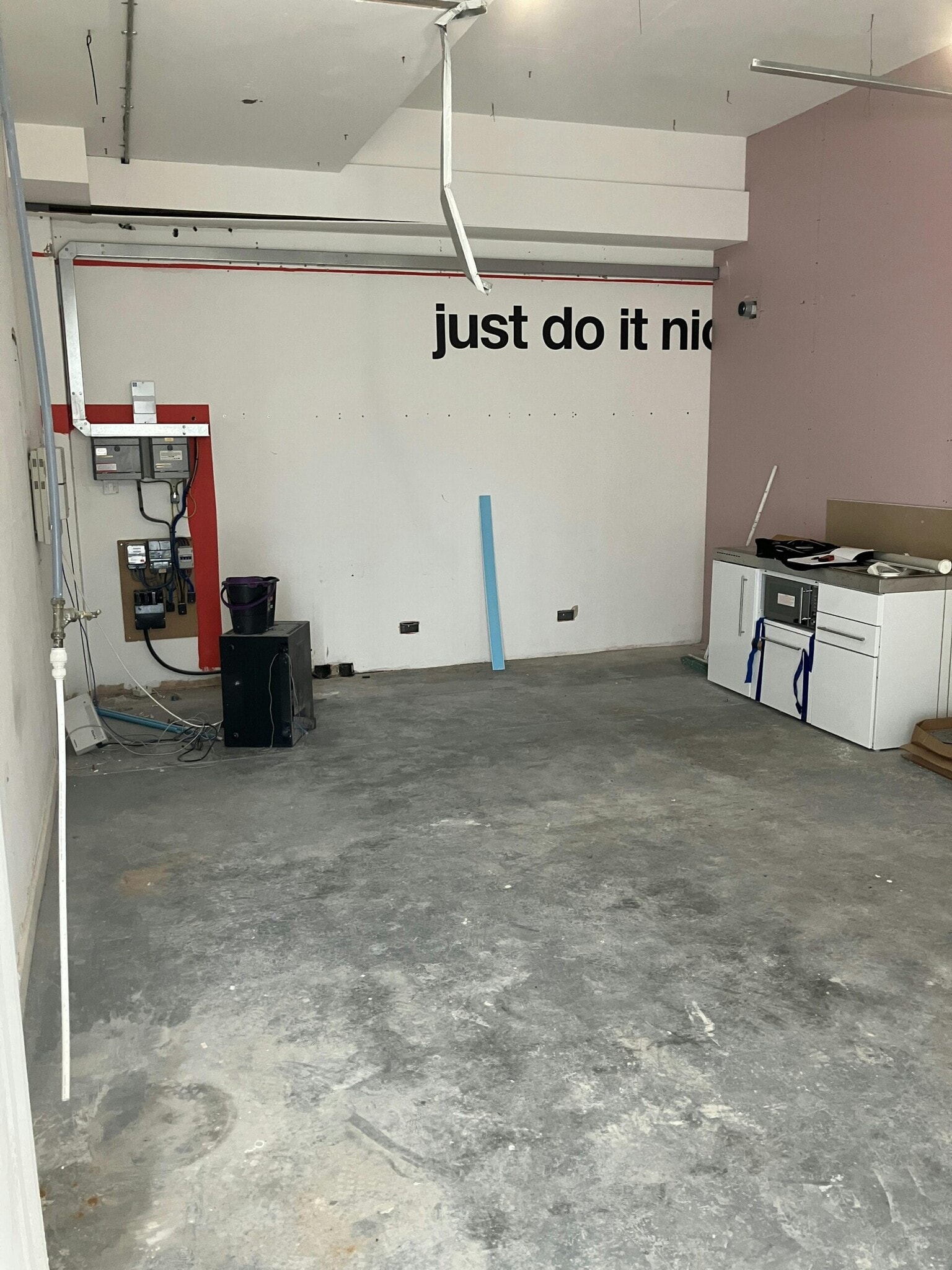 Sutton Wharf, Plymouth to rent Interior Photo- Image 1 of 2