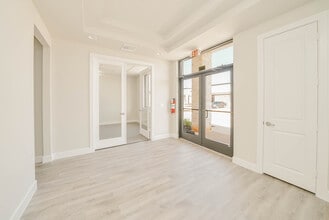 5501 Cabrera dr, Sugar Land, TX to rent Building Photo- Image 2 of 11