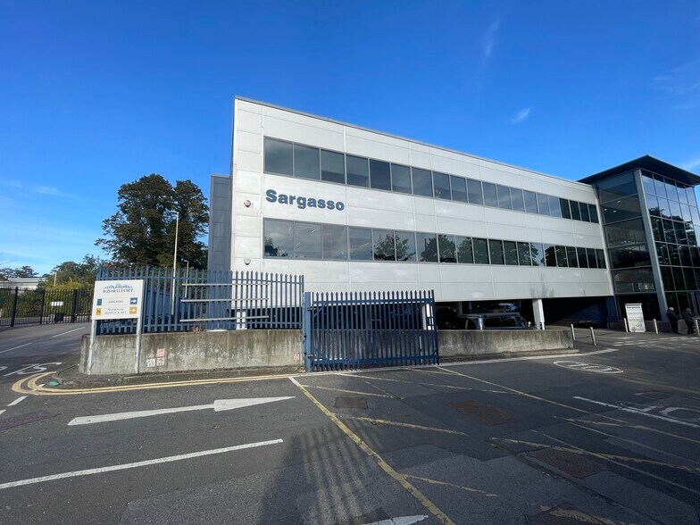 Maidstone Rd, Sidcup to rent - Primary Photo - Image 1 of 5
