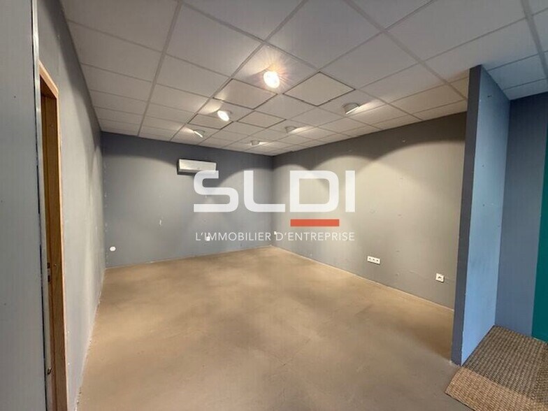 Route De Bourgoin, Diémoz to rent - Interior Photo - Image 2 of 4