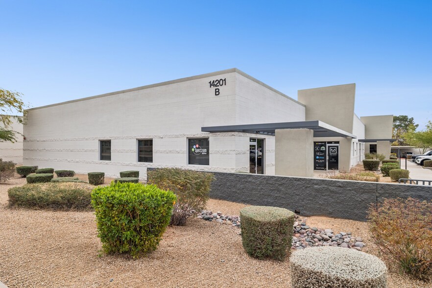 14201 N Hayden Rd, Scottsdale, AZ for sale - Building Photo - Image 2 of 33