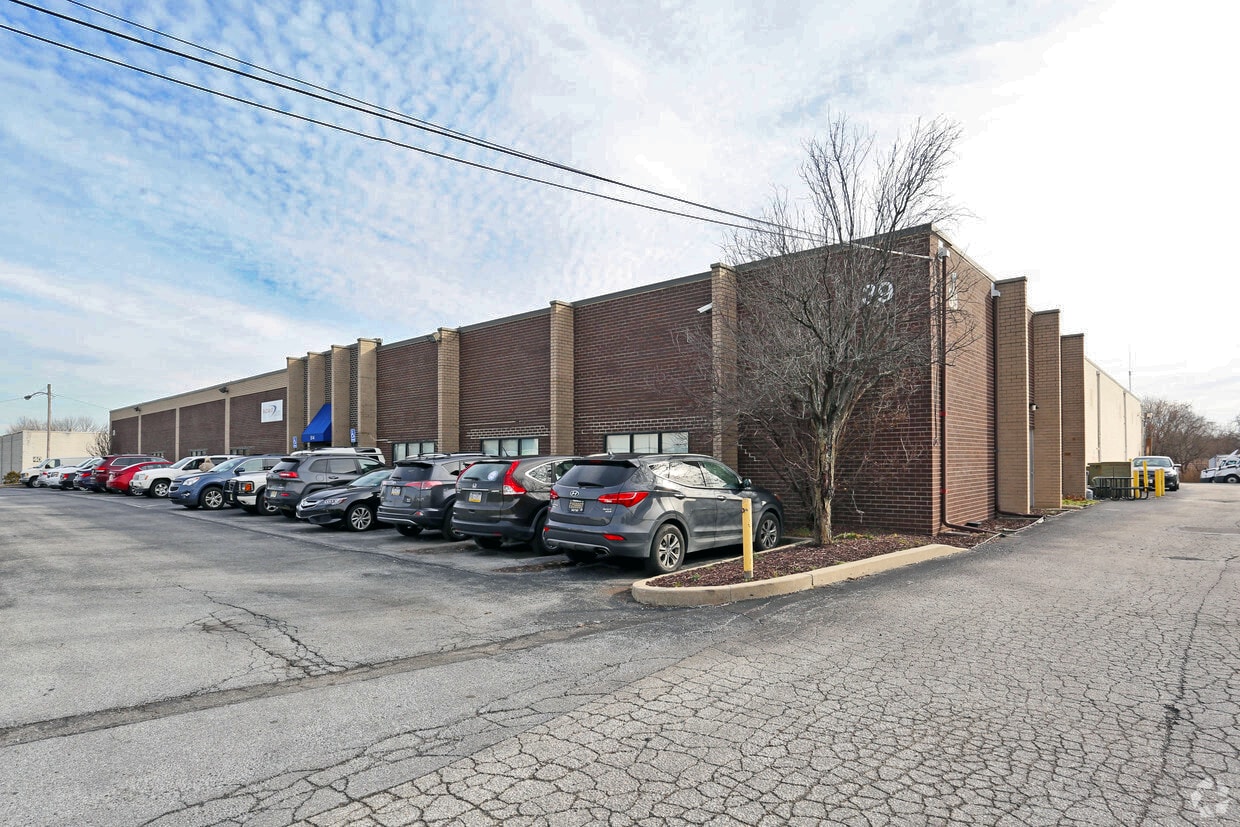 514 Kaiser Dr, Folcroft, PA to rent Building Photo- Image 1 of 5