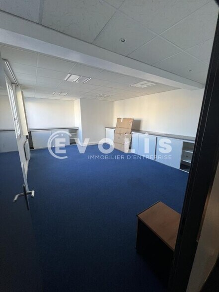6 Rue Volta, Alfortville to rent - Interior Photo - Image 2 of 6