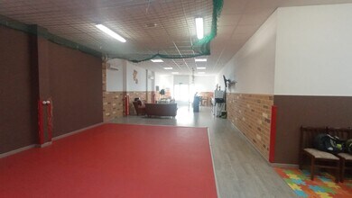Retail in Fuensalida, Toledo to rent Interior Photo- Image 1 of 3