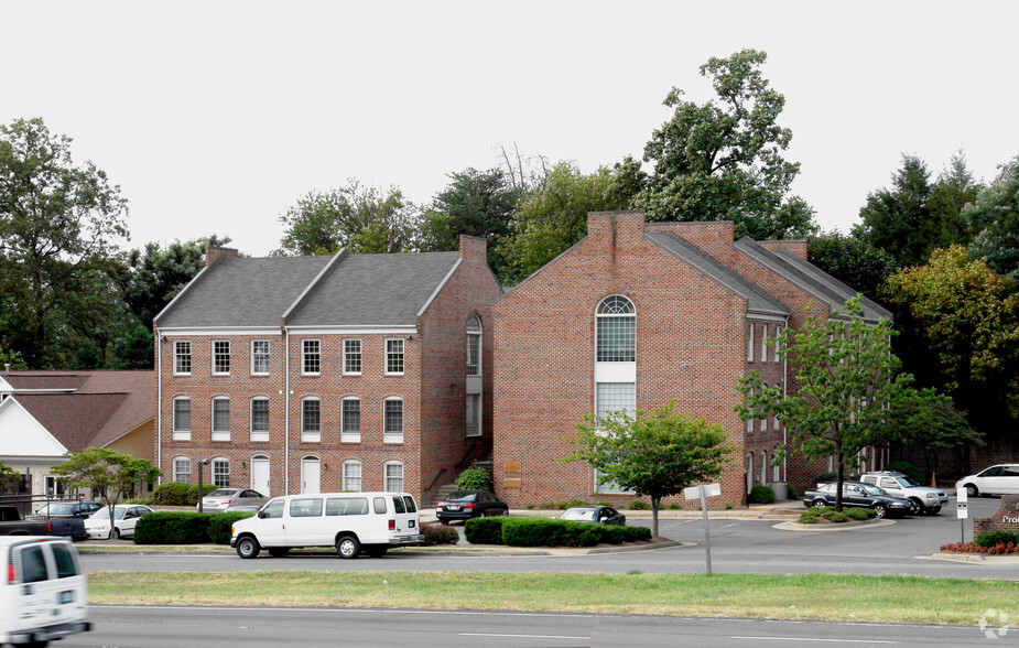 6105 Arlington Blvd, Falls Church, VA for sale - Building Photo - Image 1 of 1