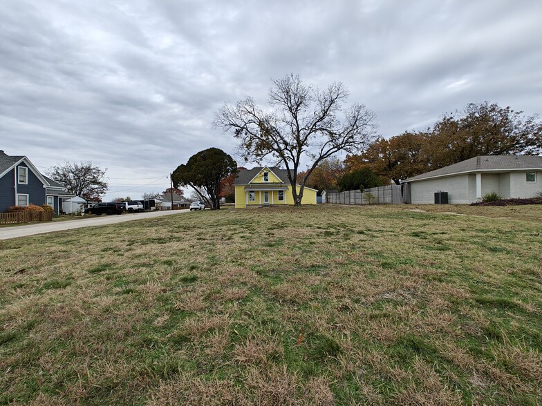 701 E 1st St, Prosper, TX for rent - Building Photo - Image 2 of 18