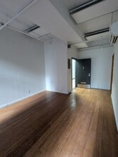 40 W 37th St, New York, NY to rent Interior Photo- Image 1 of 3