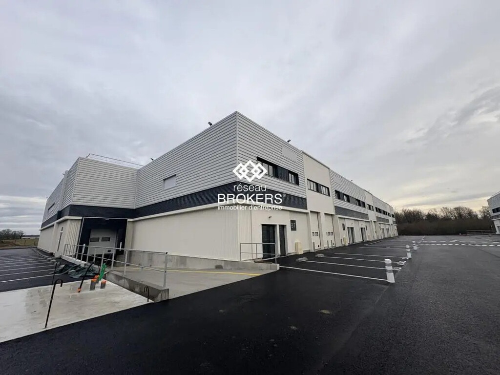 Location Entrepôt 285 m² - Photo 1