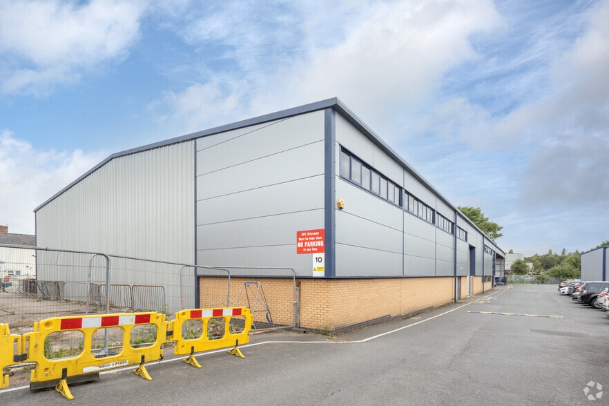 138 Wednesbury Rd, Walsall to rent - Building Photo - Image 1 of 13