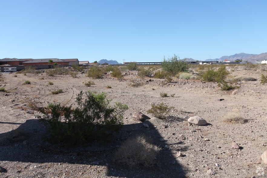 Lake Mead Pky, Henderson, NV to rent - Primary Photo - Image 1 of 7