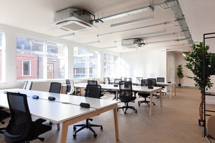 32-36 Great Portland St, London to rent - Building Photo - Image 3 of 34