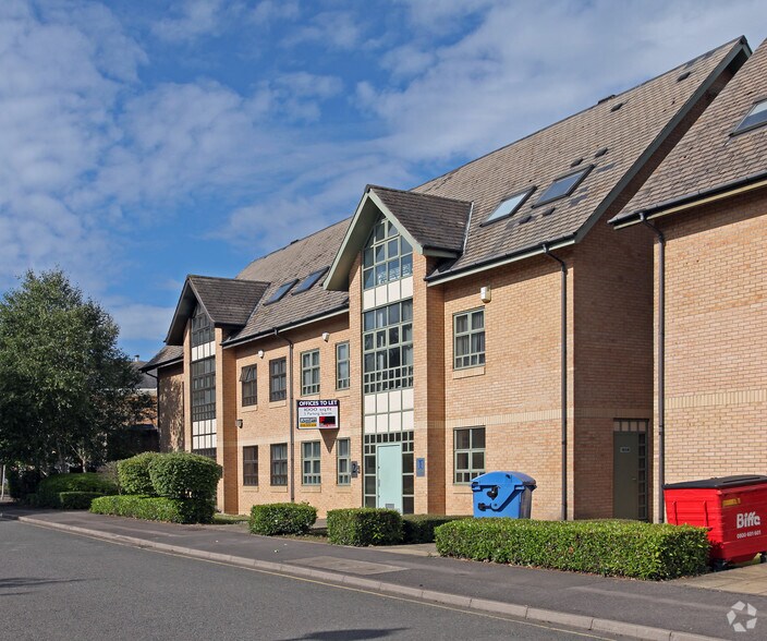 Milbanke Way, Bracknell for sale - Primary Photo - Image 1 of 1