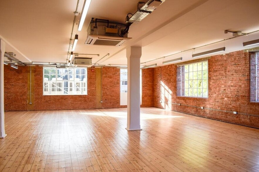 9 Brighton Ter, London to rent - Interior Photo - Image 3 of 23