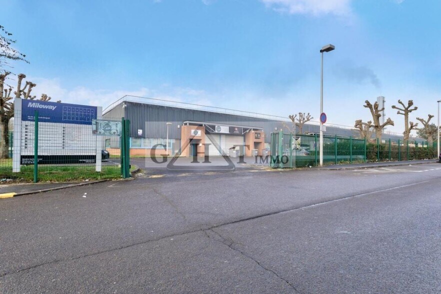Office in Villepinte to rent - Building Photo - Image 3 of 4