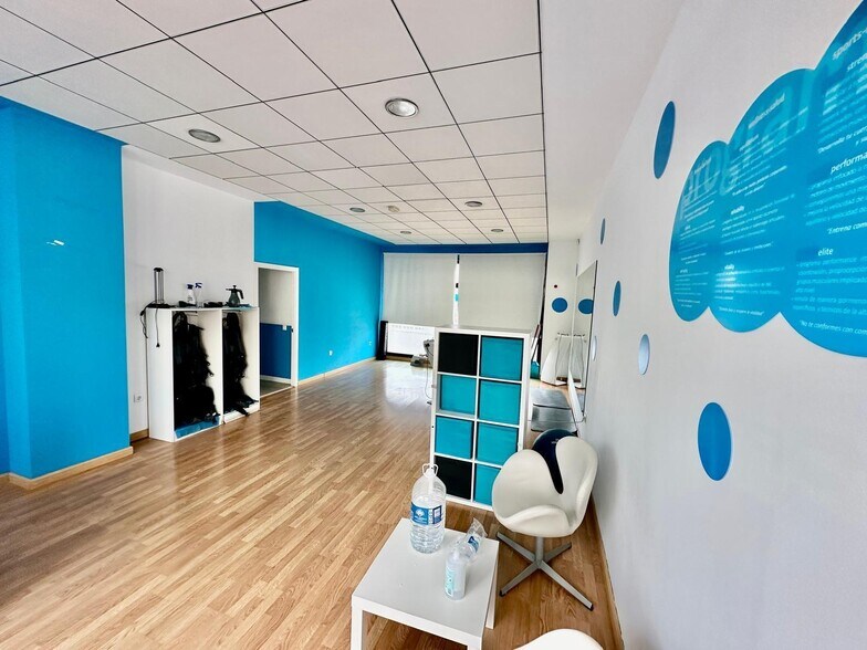 Retail in Cáceres, Cáceres for sale - Building Photo - Image 2 of 11