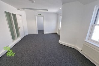 22 London Rd, Horsham to rent Interior Photo- Image 2 of 5