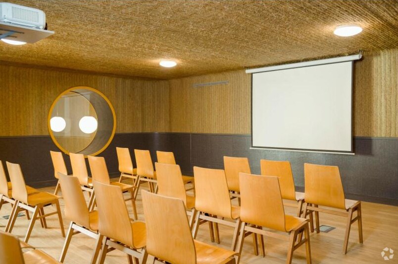 Calle Piamonte, 23, Madrid, Madrid to rent - Building Photo - Image 2 of 11