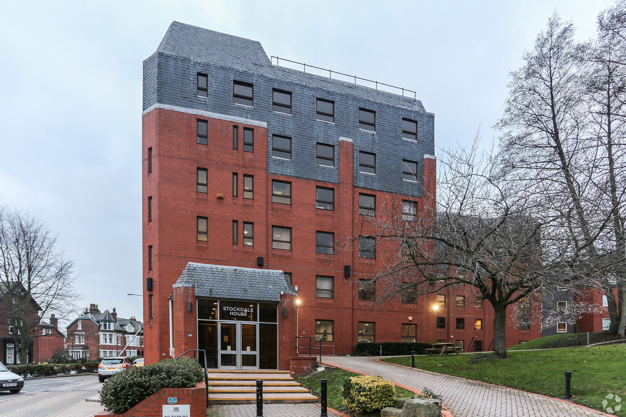 8 Victoria Rd, Leeds for sale Primary Photo- Image 1 of 1