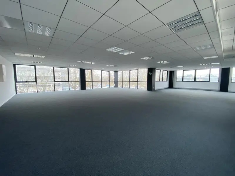 Office in Chelles for sale Interior Photo- Image 1 of 20