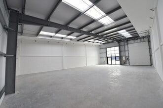 271 Rossendale Rd, Burnley to rent Interior Photo- Image 2 of 6