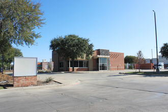 1533 W Hebron Pky, Carrollton, TX for rent Building Photo- Image 1 of 5