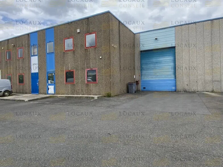 Light Industrial in Argenteuil to rent - Building Photo - Image 3 of 3