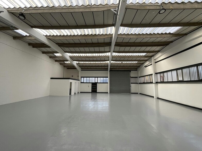 52-56 Verney Rd, London to rent - Building Photo - Image 3 of 6