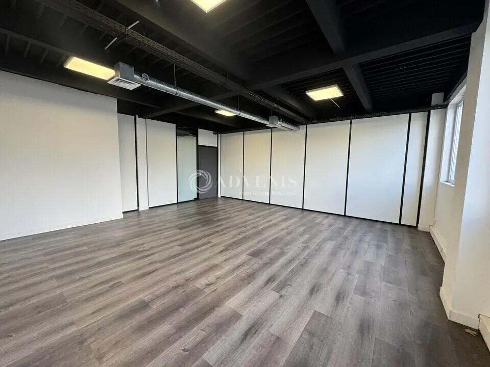 Office in La Courneuve to rent Interior Photo- Image 1 of 8