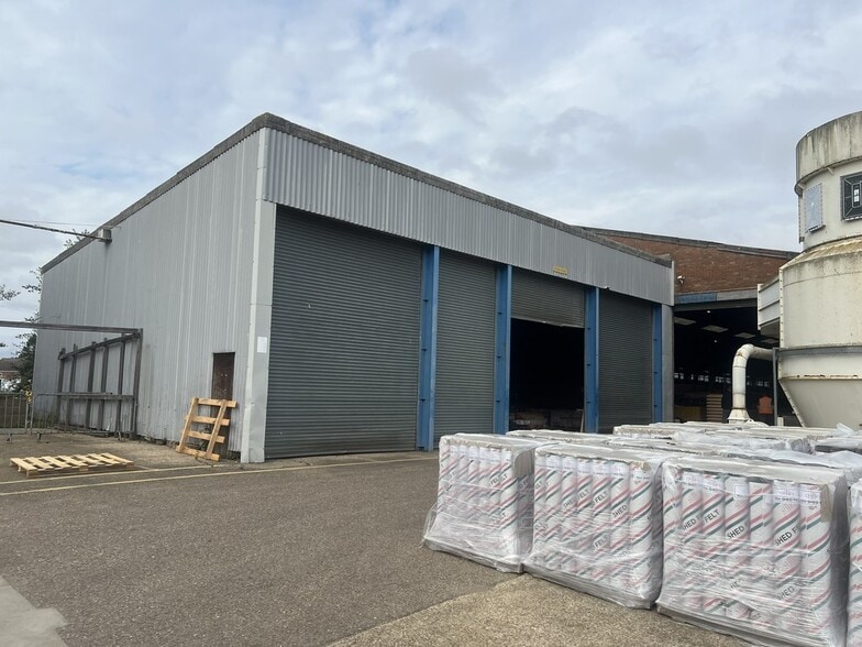 31-33 Bridge Rd, Sutton Bridge to rent - Building Photo - Image 3 of 6