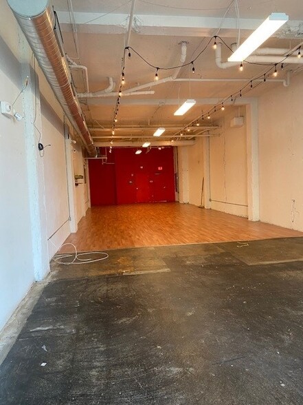 1123 E Main St, Bridgeport, CT for rent - Interior Photo - Image 1 of 8