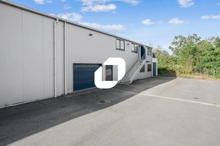 Light Industrial in Fareins to rent - Building Photo - Image 2 of 12