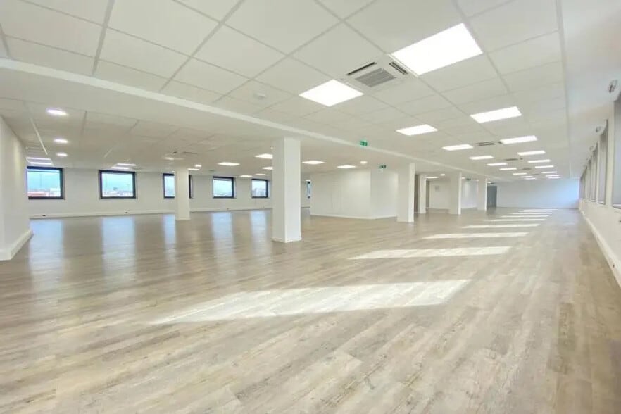 Office in Boulogne-Billancourt to rent - Interior Photo - Image 1 of 10