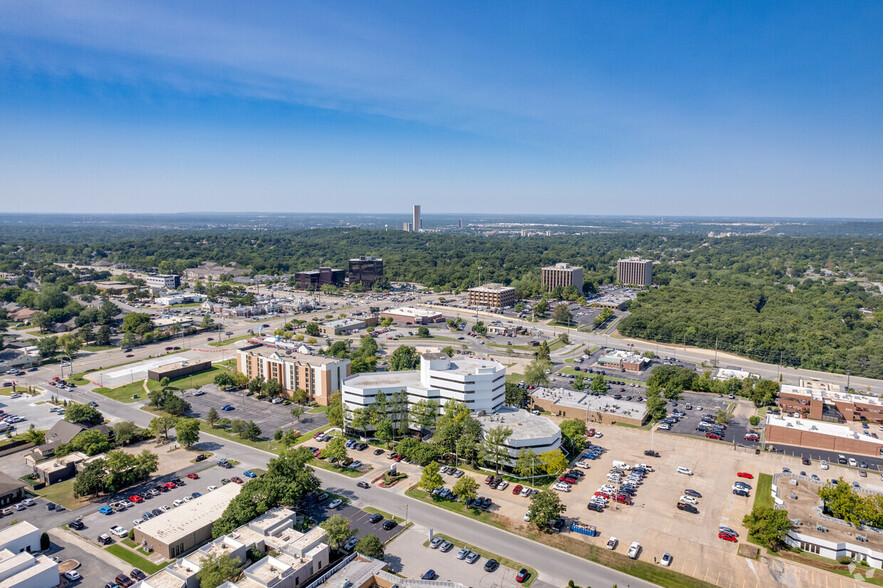 6846 S Canton Ave, Tulsa, OK for rent - Aerial - Image 3 of 40