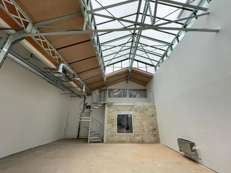 Office in Malakoff to rent - Interior Photo - Image 3 of 5